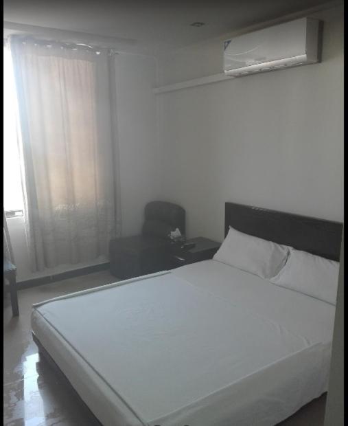 Saphire Hotel Sahiwal Bagian luar foto