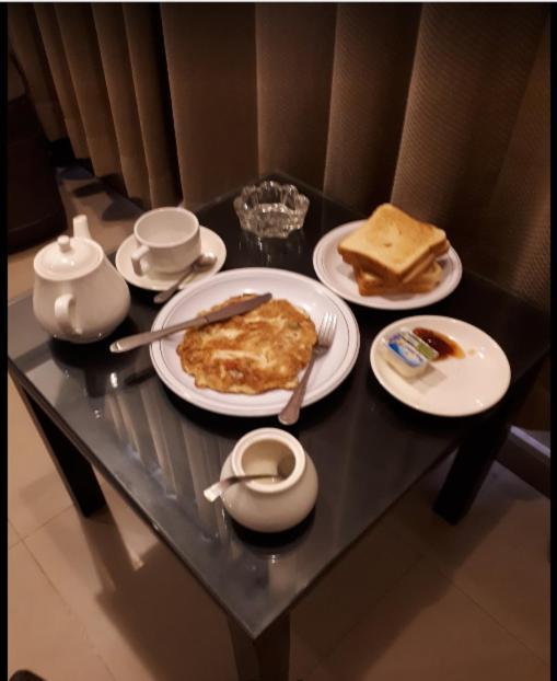 Saphire Hotel Sahiwal Bagian luar foto
